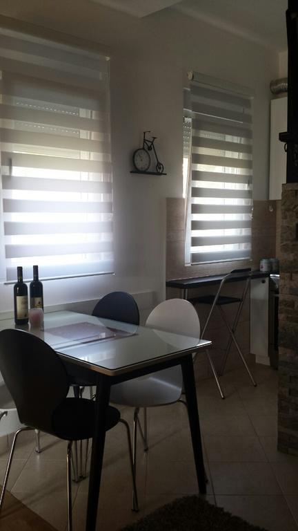 Apartment Fini 티바트 외부 사진